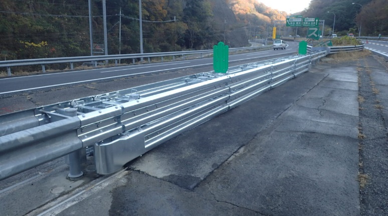 中央分離帯開口部用ガードレール「レーンオープナー」が、令和７年度関東地方発明表彰にて 「発明奨励賞」を受賞